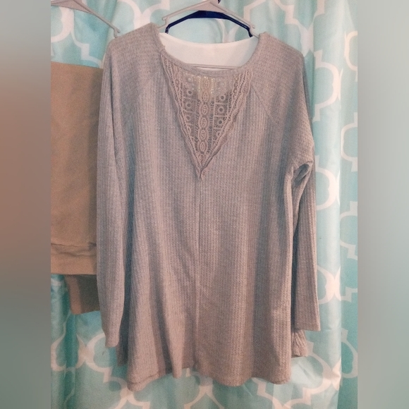Gray XXL women's top - Picture 3 of 3
